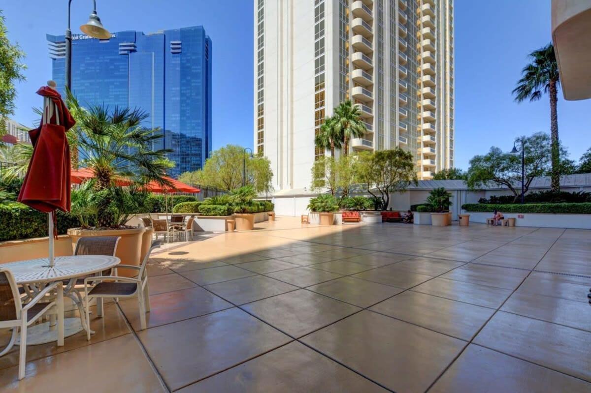 Mgm Signature-21-703 Strip View Jacuzzi Studio Las Vegas Bagian luar foto